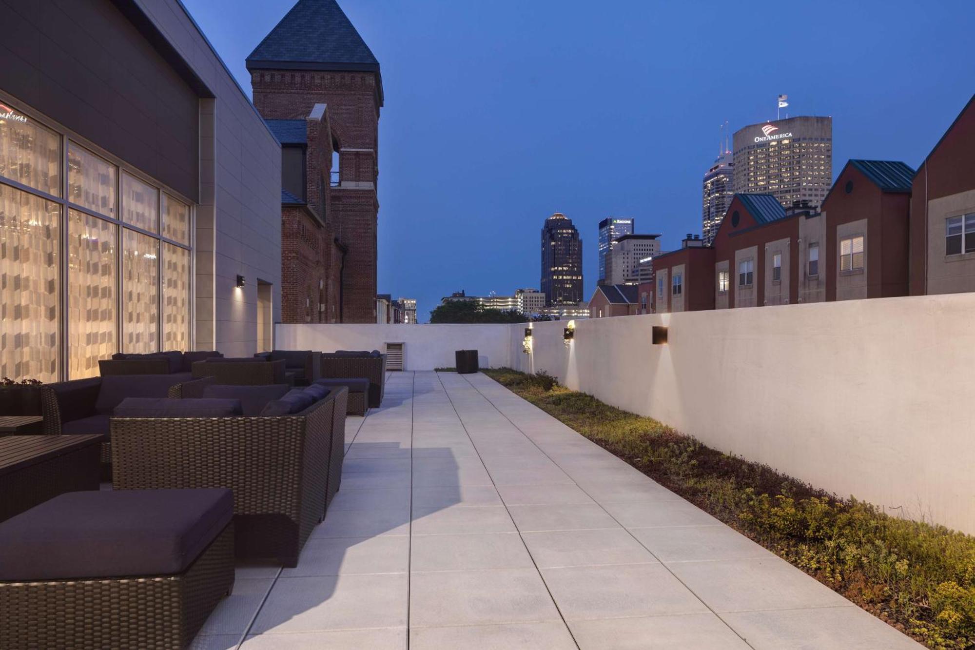 Homewood Suites By Hilton Indianapolis Downtown Iupui Екстериор снимка